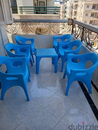 ترابيزة و ٦ كراسي