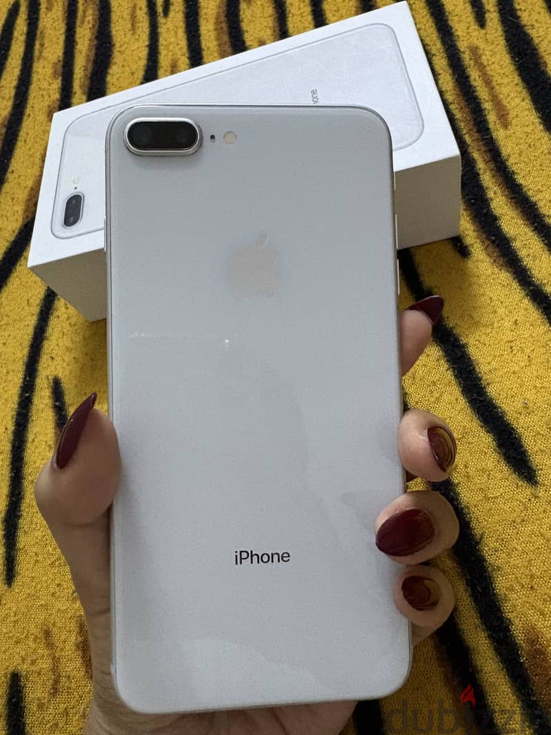 Apple - iPhone 8 Plus 1