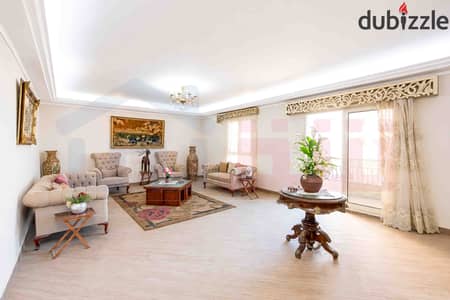320m² Duplex for Sale in Sporting