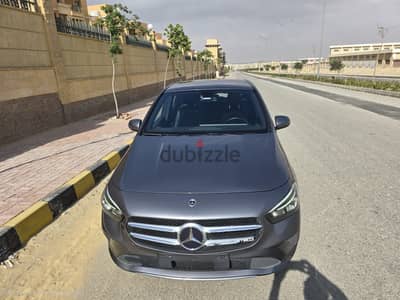 Mercedes-Benz B180 2020