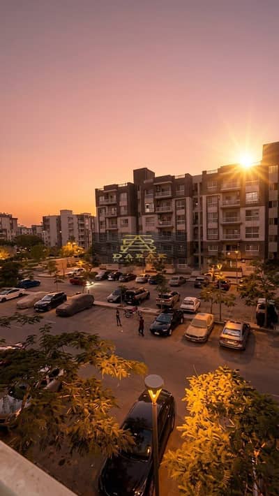 شقة 107 متر في B12 مدينتي - فيو بارك مفتوح وغير مجروحة تماماً - كاش