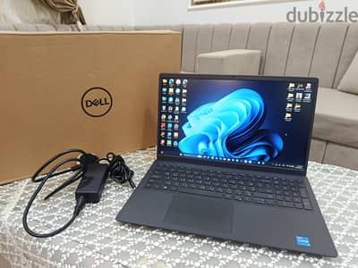 لابتوب dell Vostro 3520 استعمال خفيف للبيع