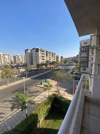 للبيع في مدينتي شقة 78م - B12 دور ثاني بحري صريح
