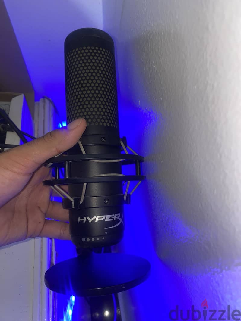 Hyper x quadcast S مايك احترافي لليوتيوب والبودكاست 3