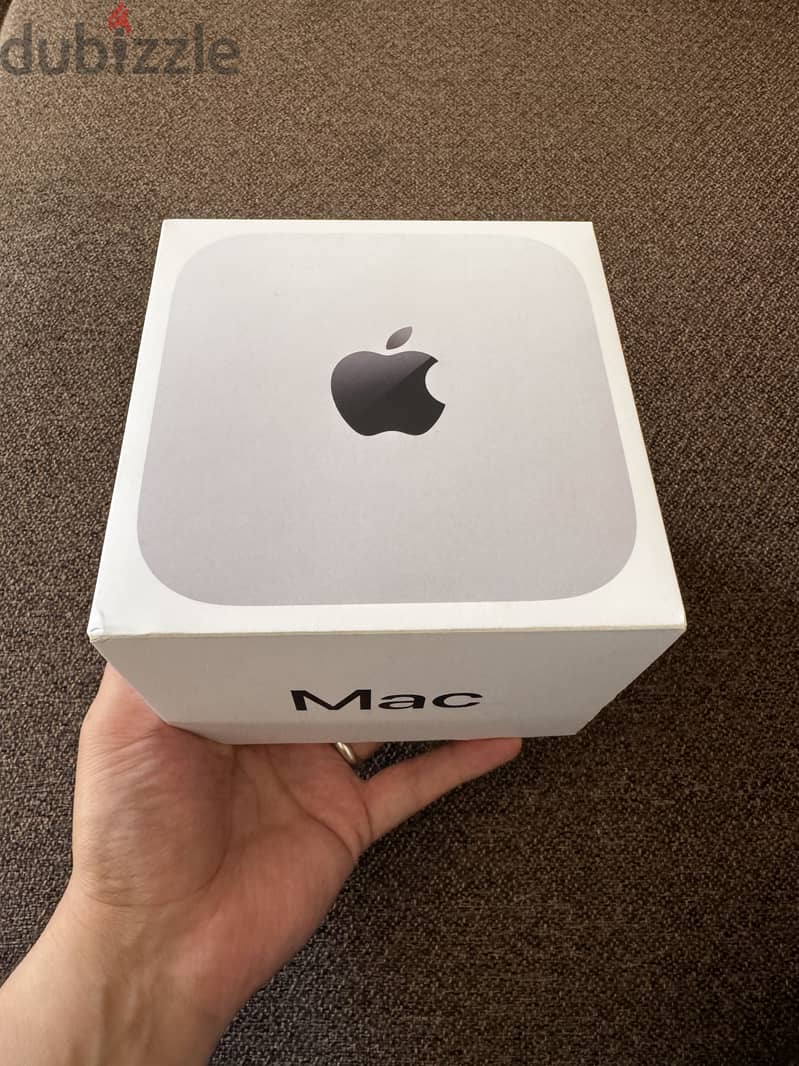 Apple Mac Mini M6 (Sealed) 1