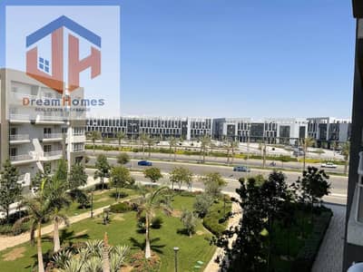 شقة مميزة للإيجار مفروش بمساحة 116 متر، في مدينتي B12  دور ثالث