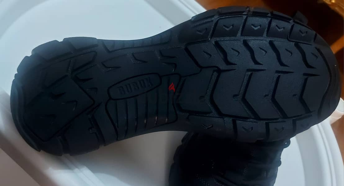 Hicking shoes 1