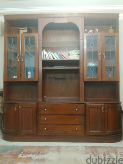 مكتبه