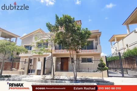 Open view of the landscape Delivery within 6 months Townhouse villa for sale in Alex West