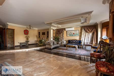 Fully furnished 400 sqm floor for rent in the Al-Yasmeen 3 Villas area (First Settlement). Located in the immediate vicinity of Sadat Axis and North 9