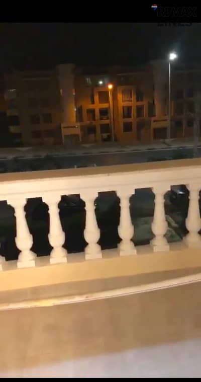 شقه للبيع فى الشروق بجوار النادي اماميه واجه بحريه