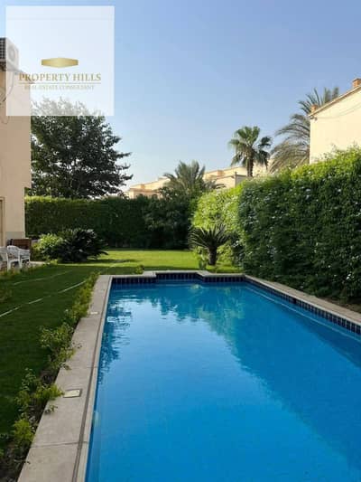 توين فيلا للبيع استلام فوري بخصم 50% بمساحه 416 م بجاردن 156 م + علي ڤيو Private Pool في لوكيشن مميز وداخل كمبوند راقي وهادي مناسب للسكن العائلي     ا