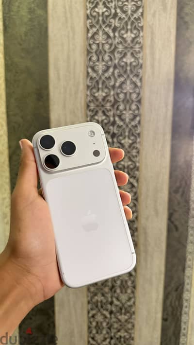 آبل - آيفون 17 برو
