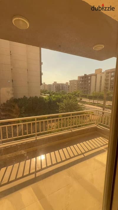 Apart for rent frist floor 170m prime location in wesal city