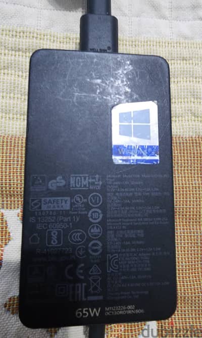 Microsoft surface pro7 i5 10th Gen ram 8G ssd 128G