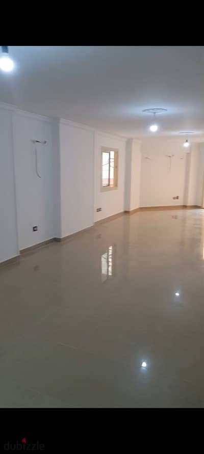 شقه للبيع 210م بسموحه (كومباوند حدائق السرايا )مطلات علي بلازا
