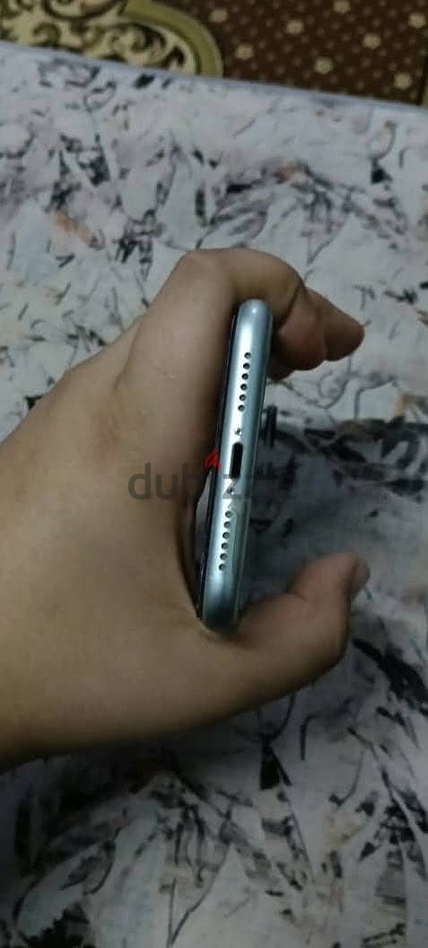 Apple - iPhone 11 7