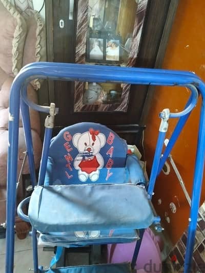 لعب اطفال مورجحة و عجلة بحالة ممتازة