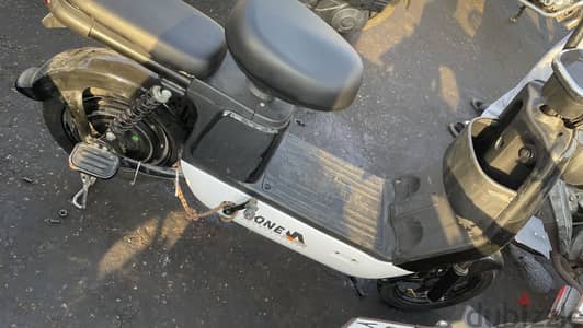 سكوتر 50km مسافة 40km سرعة   450 watt