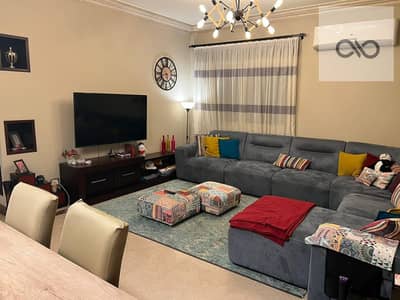 Apartment for sale – Al-Narges Buildings | Fifth Settlement   Location: Al-Narges Buildings – Othman Building Complex, with a direct view of the spacious Garden Square.   Apartment details:  - a