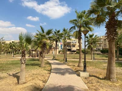 شقة بموقع متميز بكمبوند النخيل من المالك مباشرة