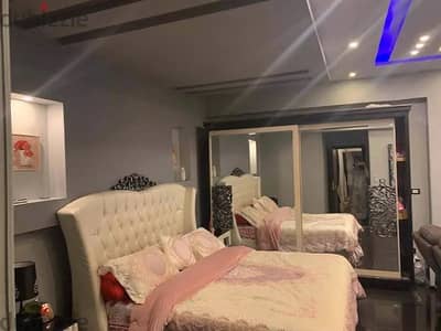 شقة للإيجار أرضي جنينة السياحية الرابعة ٦ أكتوبر خطوات من مول العرب
