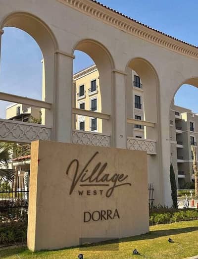 163 sqm apartment for rent in the prime location of Sheikh Zayed’s Village West compound. It features a kitchen, air conditioning, and a dressing room