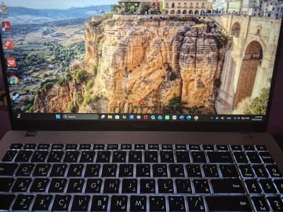 Asus Vivobook 16 Snapdragon X (Copilot plus)
