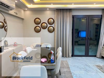 شقه للايجار بالمطبخ والتكييفات فى التجمع داخل كمبوند ديستريكت 5 القاهرة الجديدةApartment for Rent in District 5, New Cairo, with Kitchen & ACs