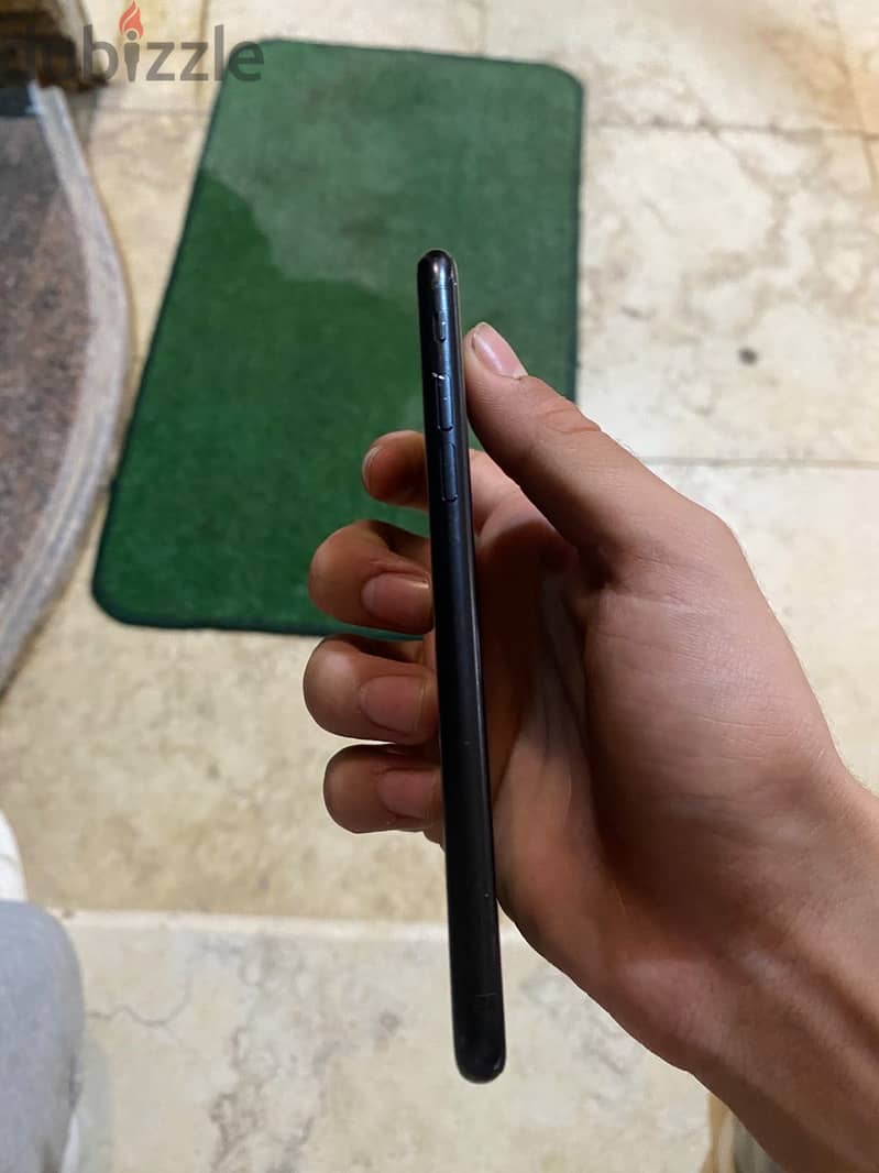 Apple - iPhone SE Good Condition 1