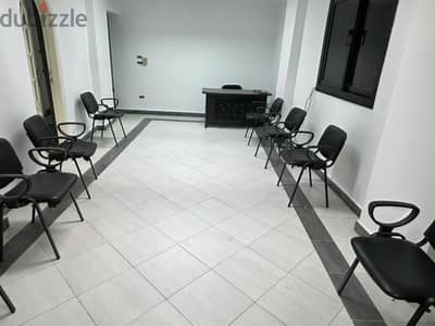 عيادة مفروشه  للايجار شارع الطيران الرئيسي