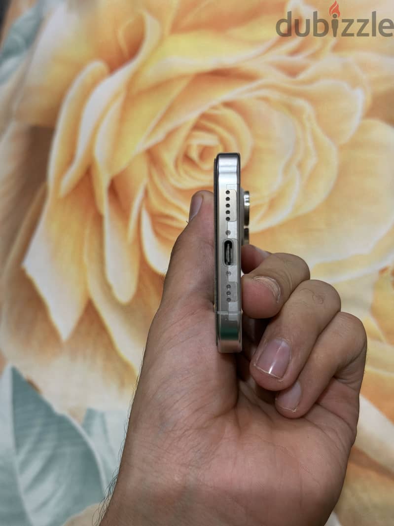 Apple - iPhone 16 Pro 3