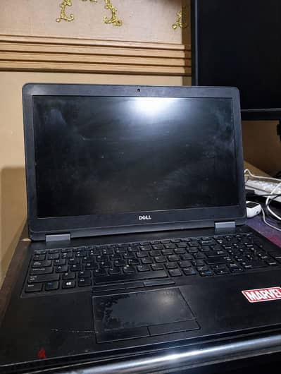 لابتوب dell استعمال خفيف