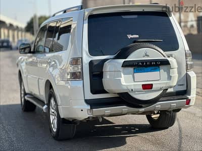 Mitsubishi Pajero 2014