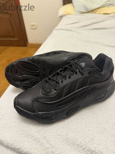 Adidas oznova size 44 original new
