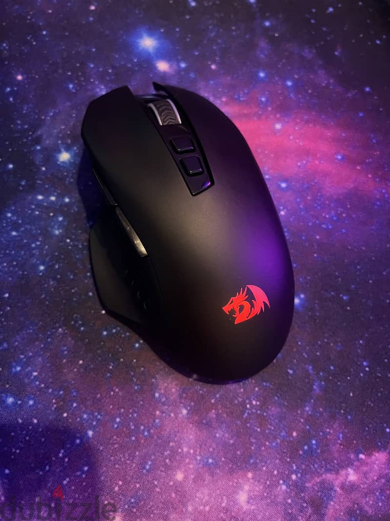 Redragon wireless ( gaming mouse ) exactly like new 3
