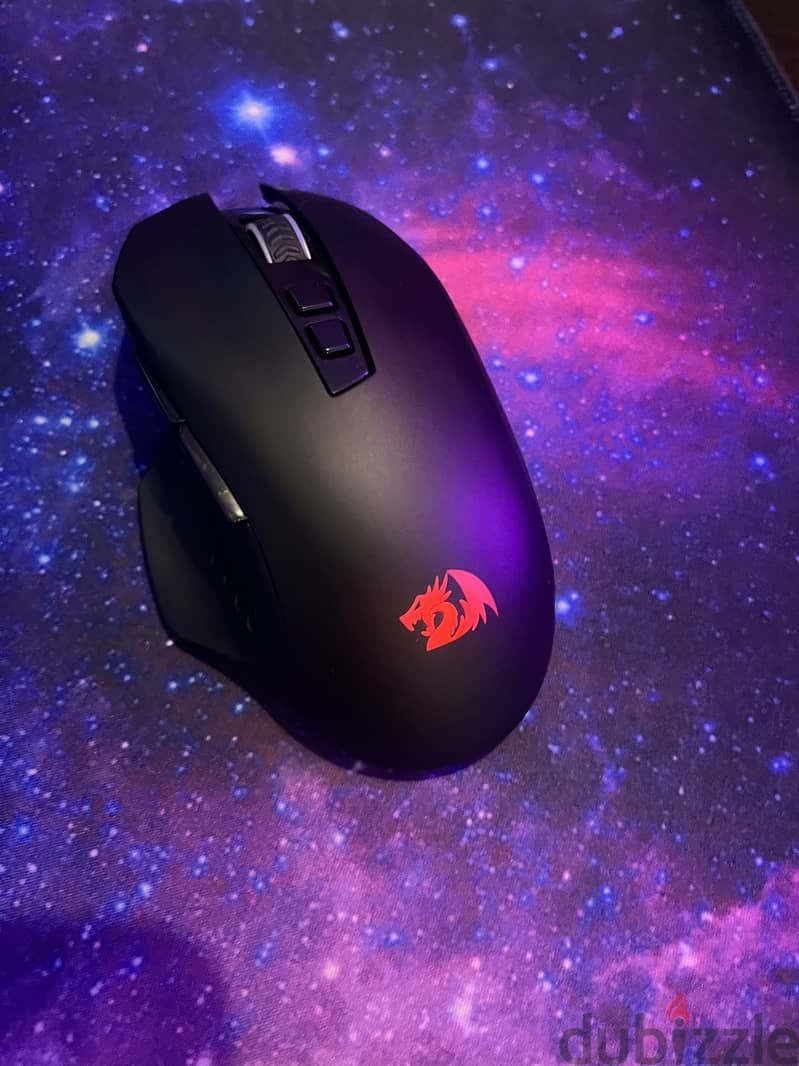 Redragon wireless ( gaming mouse ) exactly like new 4