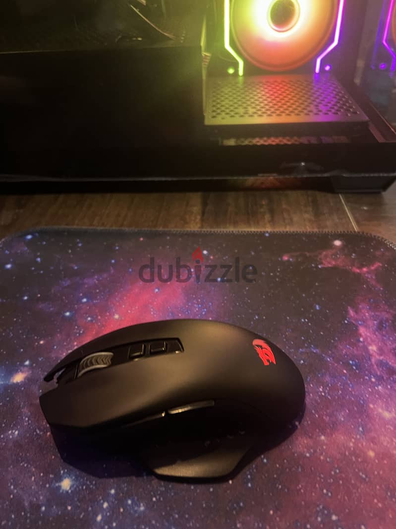 Redragon wireless ( gaming mouse ) exactly like new 5
