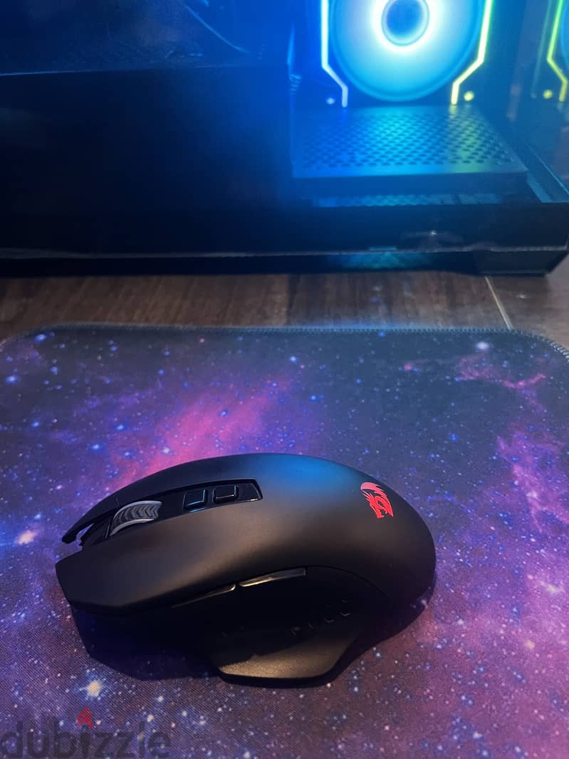 Redragon wireless ( gaming mouse ) exactly like new 6