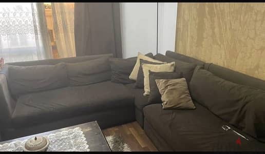 كورنر عموله ٢*٣  شلت متحركه فيه قطع في شلته