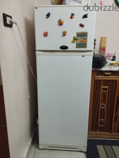 فرصة تلاجه كريازي مستعمله  للبيع بسعر لقطه