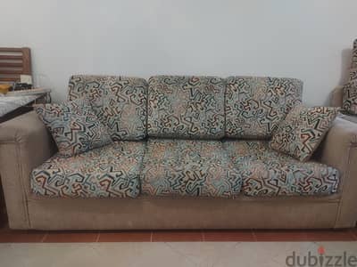 للجادين فقط للبيع كنبه انتريه و2كرسي خشب زان مفكو حلوان