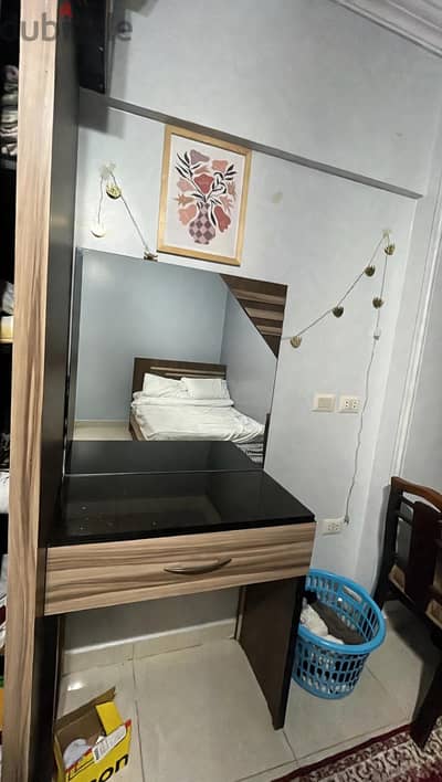دولاب وتسريحه