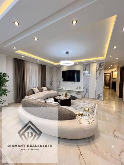 ادفع 750الف فقط واستلم شقه 3غرف متشطبه VIP بسعر لقطه وبالتقسيط علي 10سنين بفيو بانوراما علي البرج الايقوني مباشره