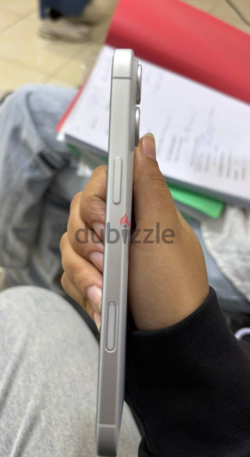 Apple - iPhone 16 Plus 2