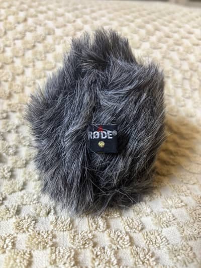 new, unused Røde WS9 deluxe furry windshield