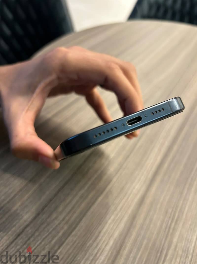 Apple - iPhone 15 Pro Max 2