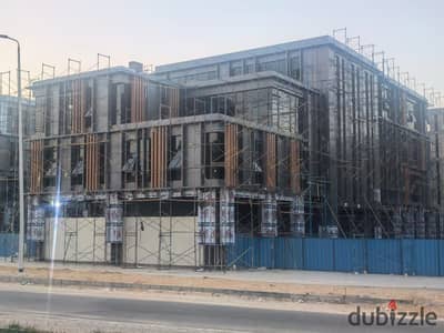 مكتب إداري ريسيل  متشطب بمول سيتي هول القاهرة الجديدة, التجمع الخامس, مباشرة من المالك