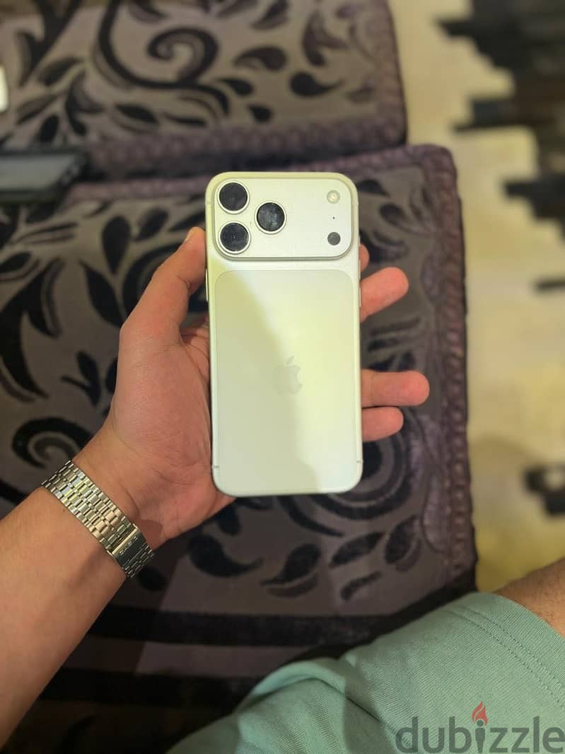 Apple - iPhone 17 Pro Max 4