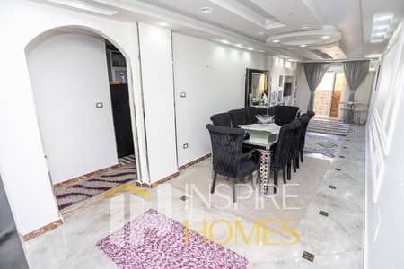 شقة مرخصة بكليوباترا تاني نمرة من البحر بغرفة ماستر + فيو بحر جانبي